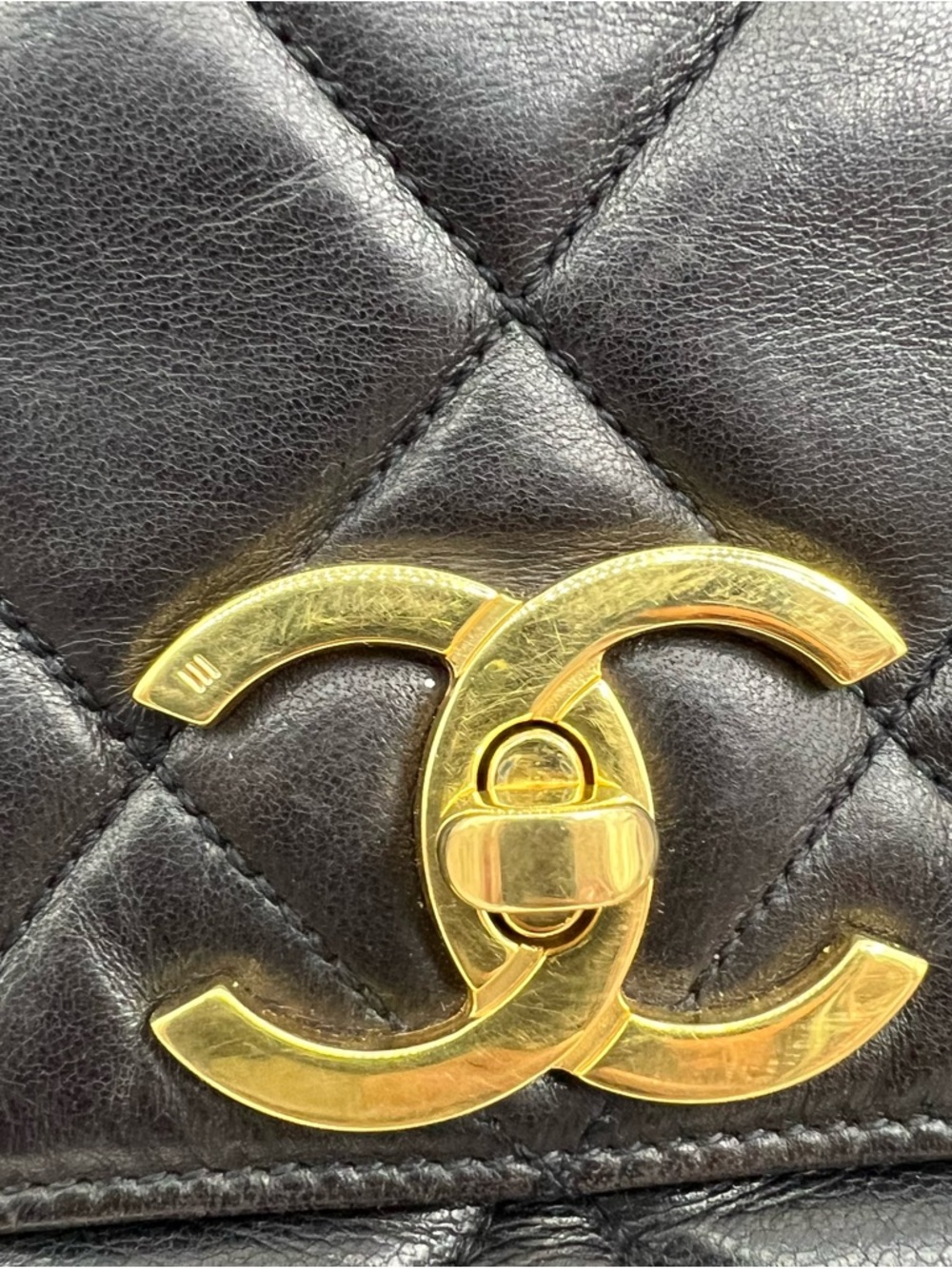 CHANEL Black Quilted Shoulder Bag with Gold CC Hardware - Picture 2 of 16